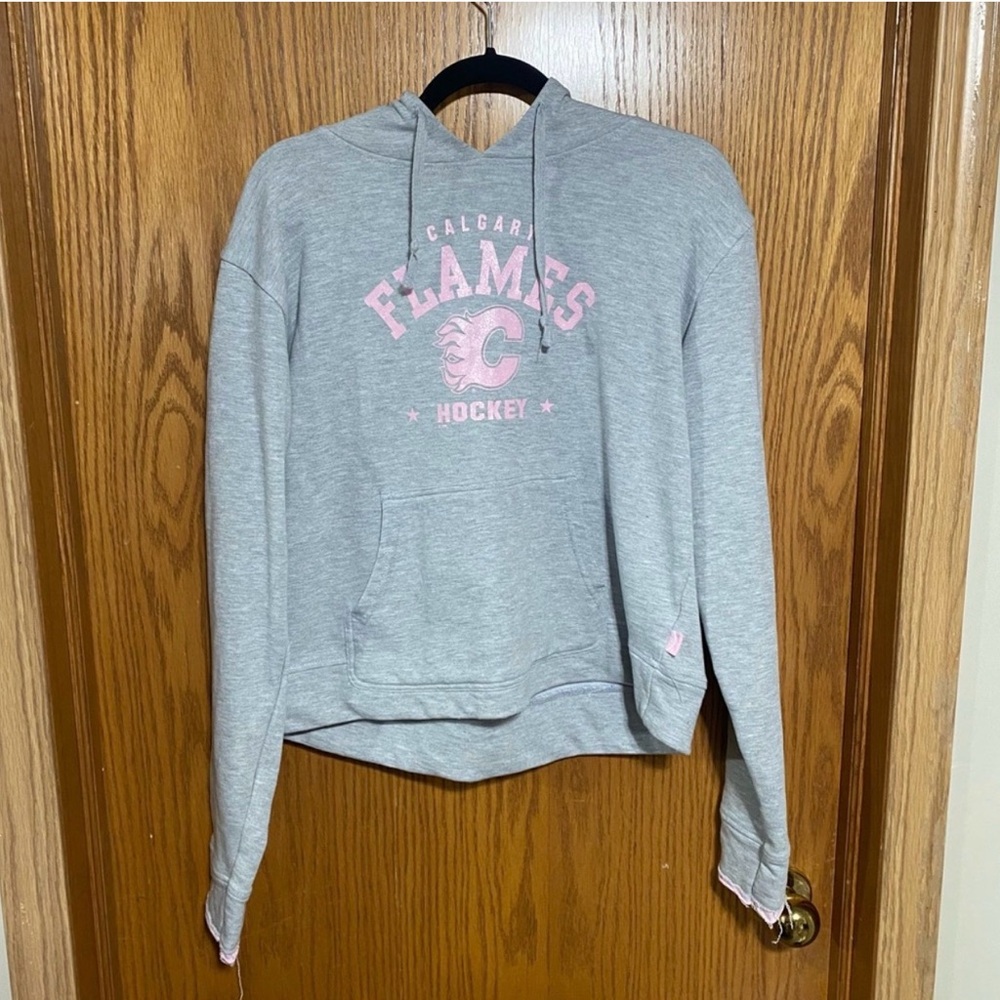 Very cute Calgary flames sweater